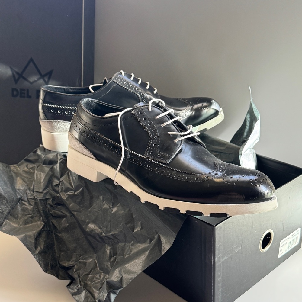 New Stylish Black and Gray Leather Oxfords